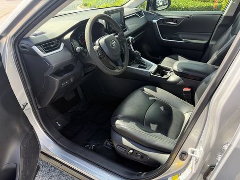 Certified 2021 Toyota RAV4 XLE FWD image 11