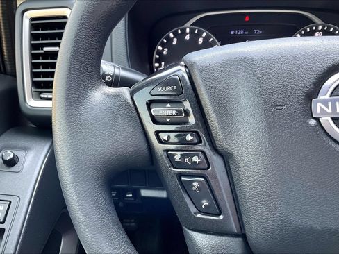 Used 2022 Nissan Frontier SV AWD/4WD image 10
