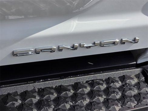 Used 2023 GMC Canyon Denali image 44