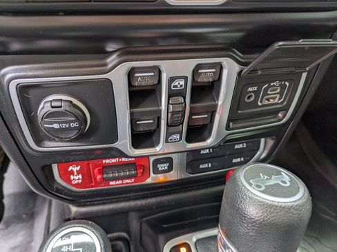 Used 2018 Jeep Wrangler Unlimited Rubicon AWD/4WD image 20