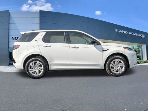 Certified 2025 Land Rover Discovery Sport S image 9