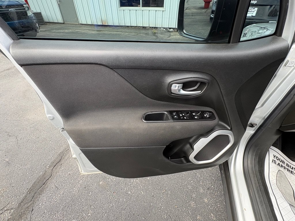 Used 2021 Jeep Renegade Sport FWD image 7