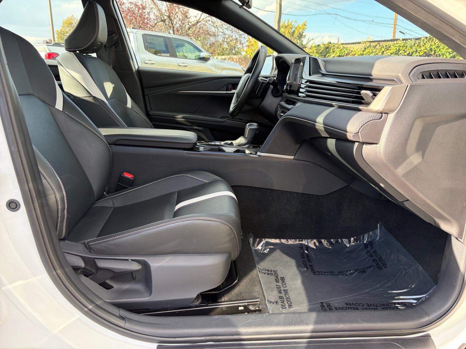 Used 2025 Toyota Camry SE FWD image 28