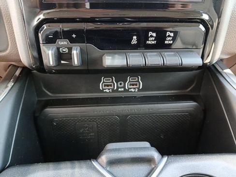 Used 2025 RAM 1500 Laramie AWD/4WD image 42