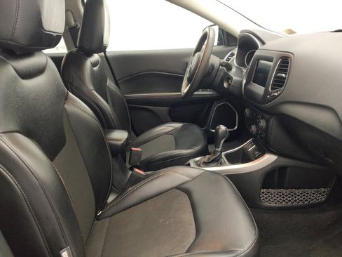 Used 2021 Jeep Compass Latitude w/ Driver Assistance Group FWD image 21
