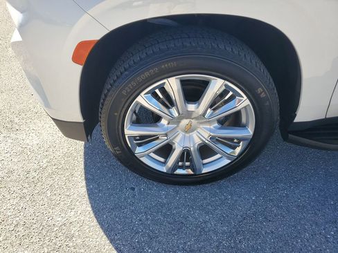 Used 2021 Chevrolet Suburban High Country image 18