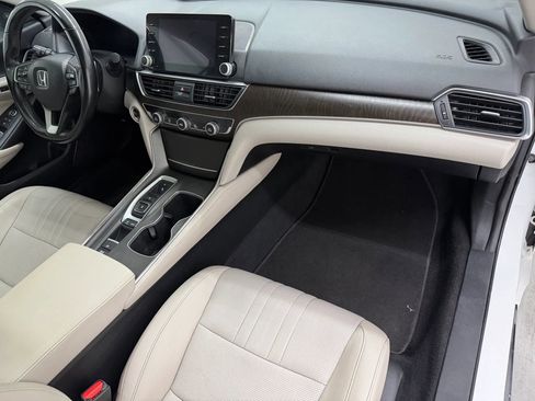 Used 2021 Honda Accord Touring image 10