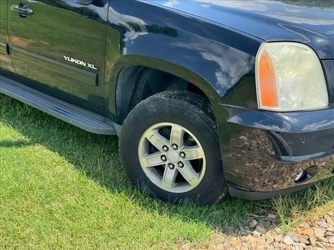 Used 2011 GMC Yukon XL SLT RWD image 9