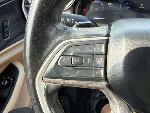 Used 2021 Jeep Grand Cherokee L Limited w/ Luxury Tech Group II AWD/4WD image 27