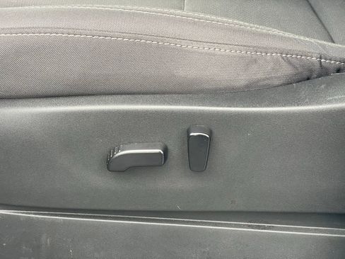 Certified 2022 Nissan Frontier SV image 15