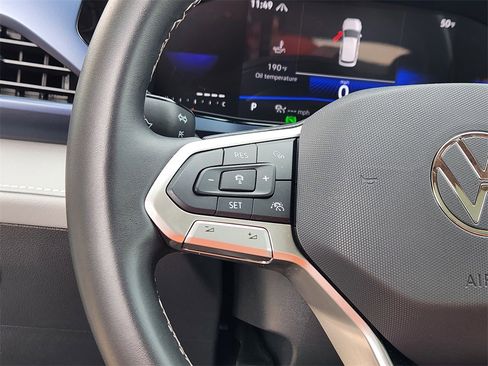 New 2024 Volkswagen Taos SE image 9