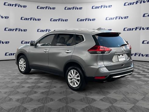 Used 2018 Nissan Rogue SV w/ Sun & Sound Touring Package AWD/4WD image 3