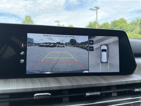 Used 2024 Kia Telluride SX w/ Towing Package FWD image 7
