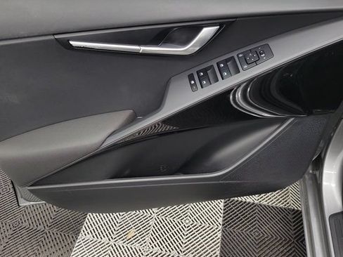 Certified 2024 Kia Niro EX FWD image 22