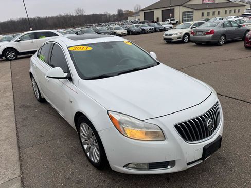 Used 2011 Buick Regal CXL image 3