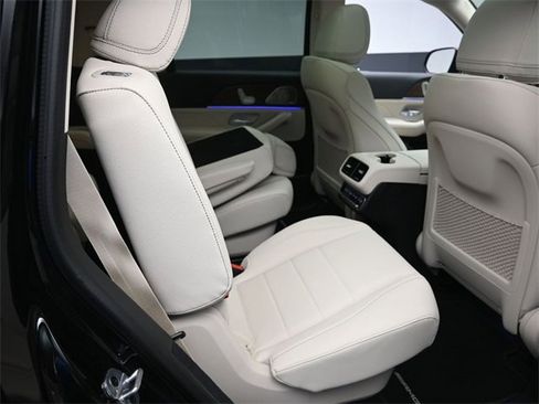 New 2026 Mercedes-Benz GLS 450 4MATIC image 28