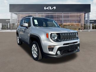 Used 2019 Jeep Renegade Latitude image 1