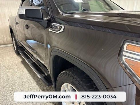 Used 2019 GMC Sierra 1500 SLE w/ SLE Value Package AWD/4WD image 8