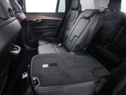 Certified 2025 Volvo XC90 B5 Plus w/ Protection Package Premier AWD/4WD image 39