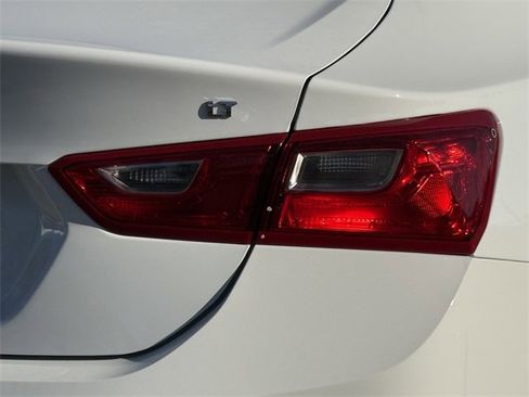 Used 2025 Chevrolet Malibu LT image 7