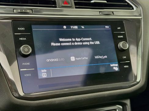 Used 2020 Volkswagen Tiguan SE w/ Panoramic Sunroof Package FWD image 36