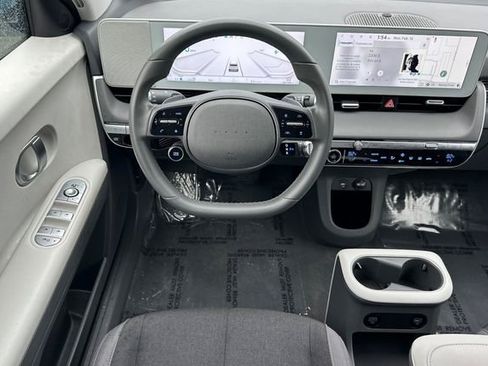 Used 2024 Hyundai Ioniq 5 SE image 16