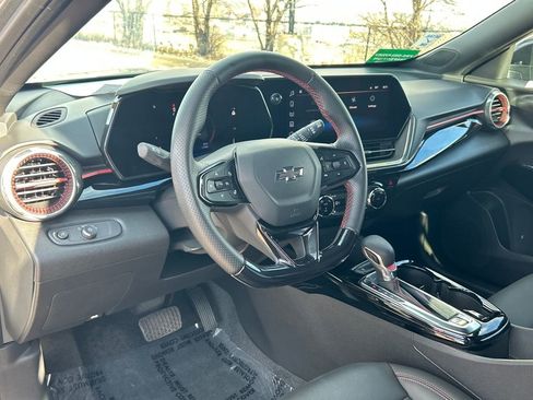 Used 2024 Chevrolet Trax RS w/ Driver Confidence Package image 9