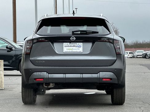 New 2026 Nissan Kicks SV image 5