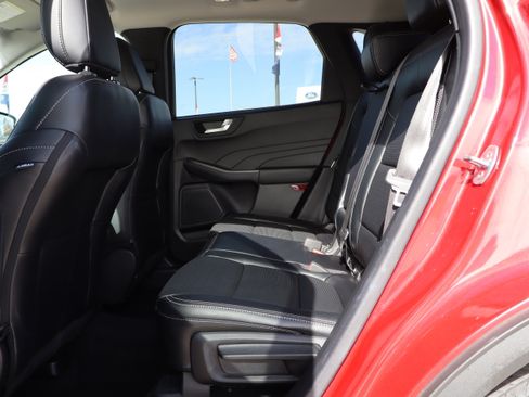 Used 2023 Ford Escape Platinum image 10