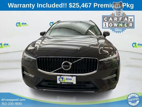 Used 2022 Volvo XC60 B5 Momentum image 2