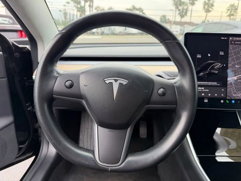 Used 2018 Tesla Model 3 Mid Range RWD image 7