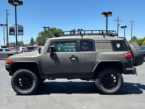 Used 2007 Toyota FJ Cruiser 4WD image 3