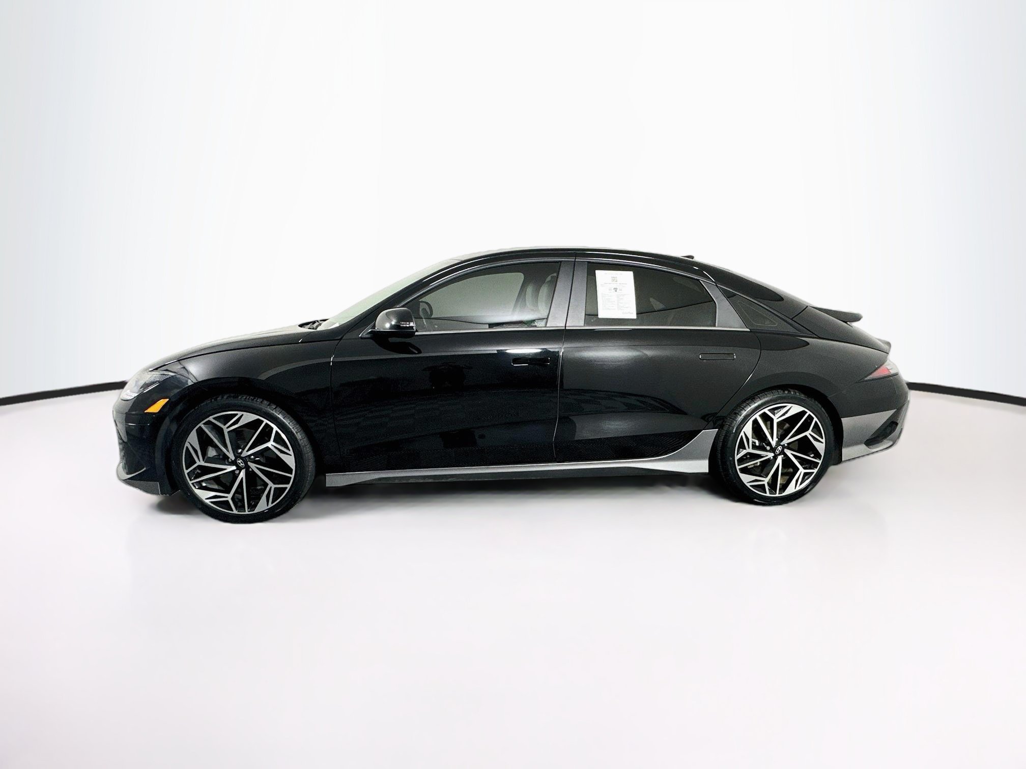 Used 2023 Hyundai Ioniq 6 SEL RWD image 4