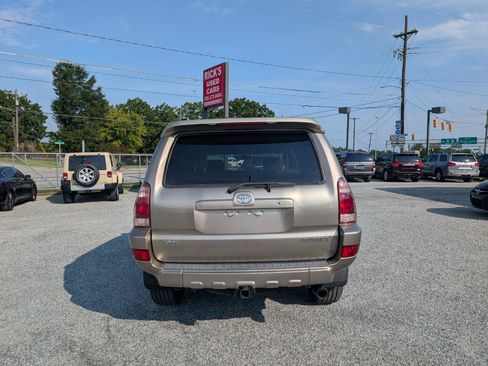 Used 2004 Toyota 4Runner SR5 RWD image 8