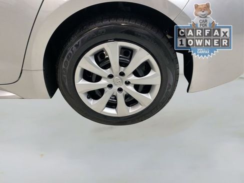Used 2022 Toyota Corolla LE image 18