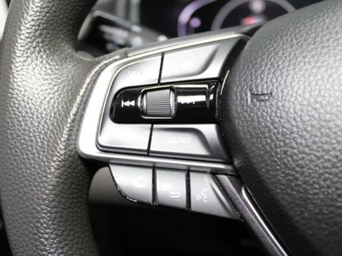 Used 2018 Honda Accord LX image 19