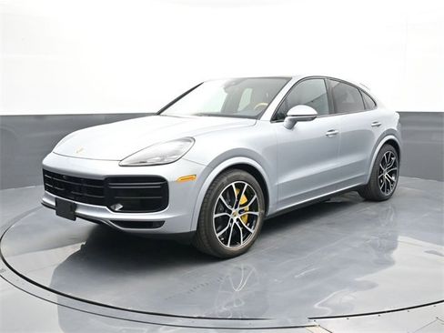 Used 2022 Porsche Cayenne Turbo image 1