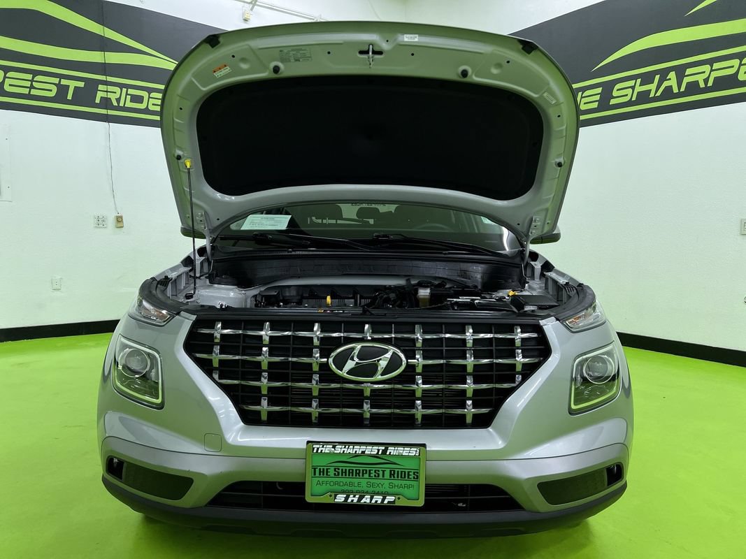 Used 2024 Hyundai Venue SEL FWD image 4