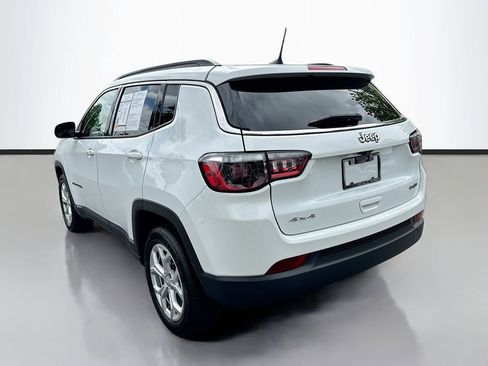 Used 2024 Jeep Compass Latitude AWD/4WD image 6