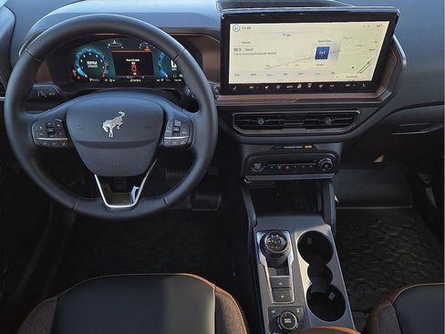 Used 2025 Ford Bronco Sport Outer Banks w/ Sasquatch Outer Banks Package AWD/4WD image 16