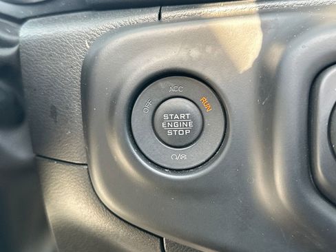 Used 2023 Jeep Wrangler Unlimited Sahara w/ Cold Weather Group AWD/4WD image 27