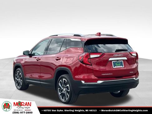 Certified 2024 GMC Terrain SLT w/ Infotainment Package II AWD/4WD image 3