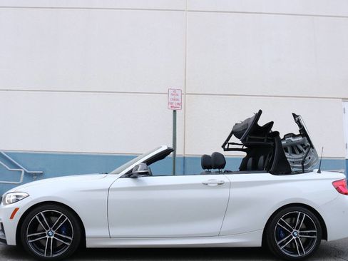 Used 2018 BMW M240i M240i 2dr Convertible image 11