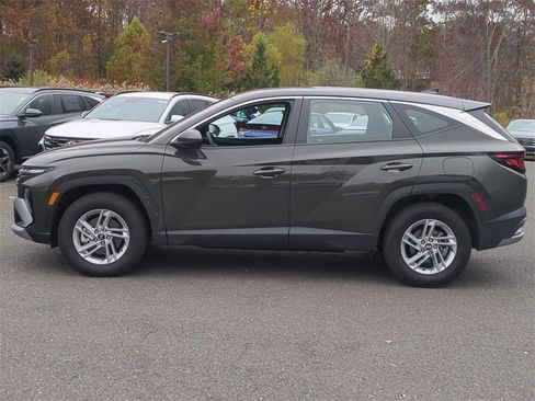 Certified 2025 Hyundai Tucson SE image 6