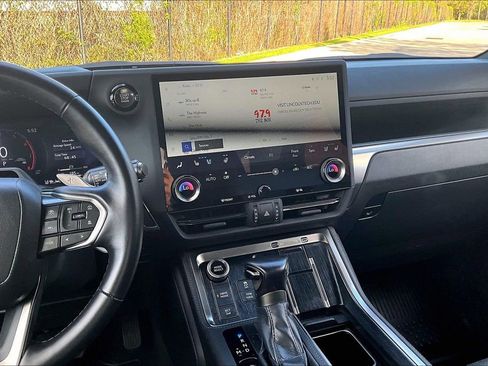 Used 2025 Lexus GX 550 w/ Accessory Package (2T) image 9