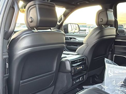 New 2026 Jeep Grand Wagoneer Limited image 15