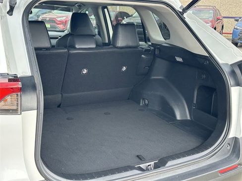 Used 2020 Toyota RAV4 XLE Premium image 32