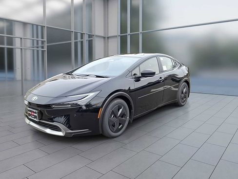 New 2026 Toyota Prius Plug-In Hybrid image 3