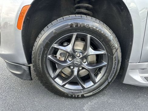 Used 2019 Chrysler Pacifica Touring Plus w/ S Appearance Package FWD image 16