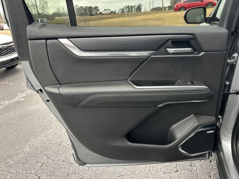 Used 2025 GMC Acadia Elevation image 22